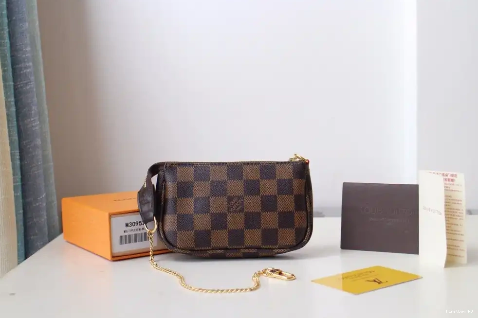 First bag ru VUITTON LOUIS POCHETTE MINI ACCESSOIRES 0625